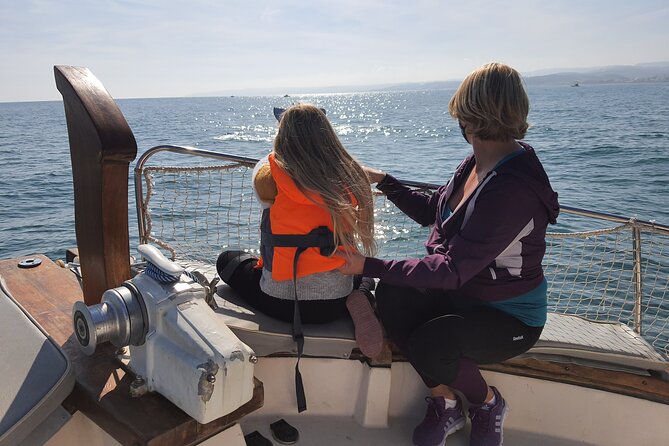 2 h Estepona Bay Tour - Why a Menorquín fishing boat beats the big Marbella cruises