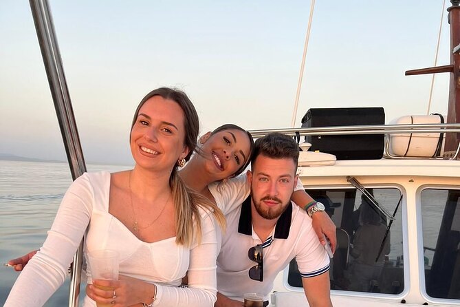 2-Hour Excursion in Search of Dolphins/ Includes Drink and Snacks - Dolphin Spotting: Your Expectations Should Be Wild-Animals Reality, Not a Ticket Guarantee
