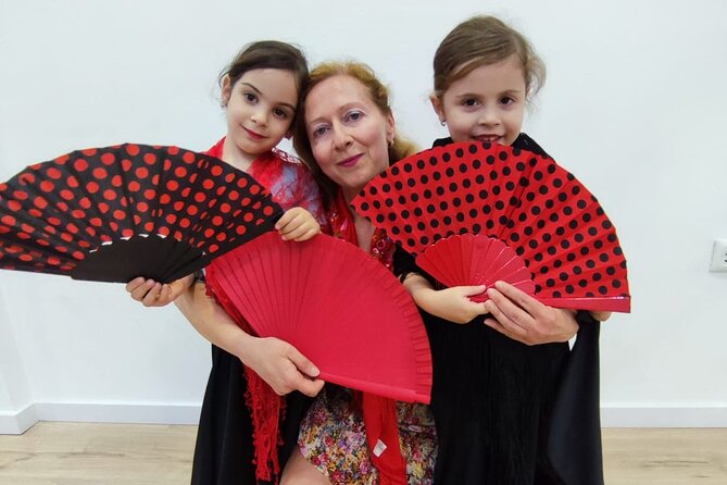 45 minutes flamenco dance class for family in Málaga - Flamenco Rumba Made Simple: Feet, Arms, and Rhythm