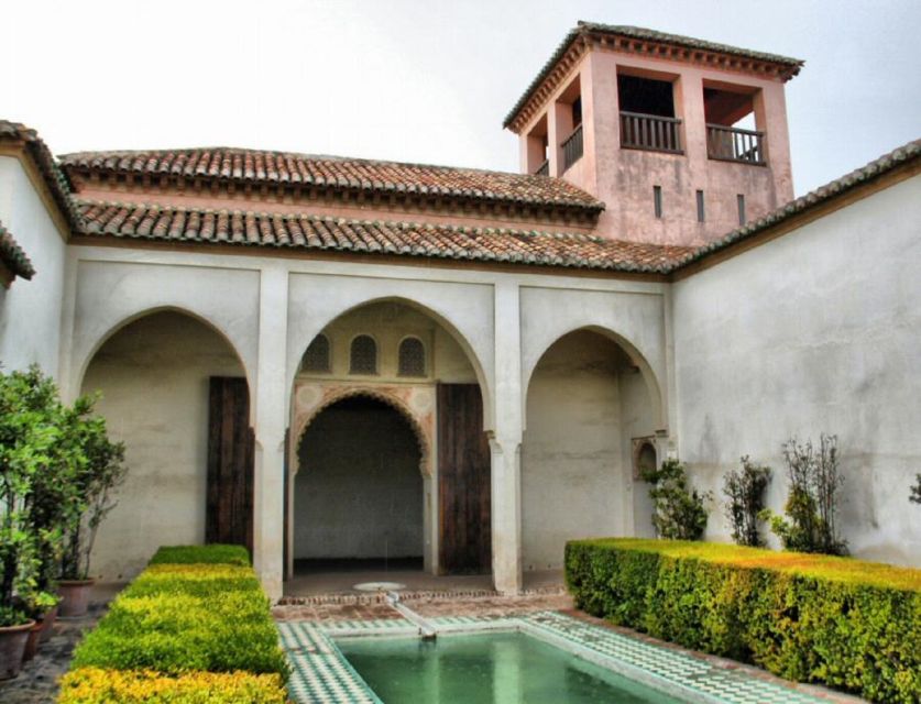 Alcazaba and Gibralfaro Private Tour. Skip The Line - Alcazaba and Gibralfaro: Why This Hilltop Fortress Tour Works