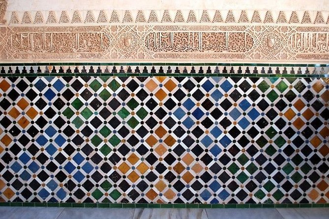Alhambra, Nasrid Palaces and Generalife Private Tour from Malaga - Private Format, Group Size, and Why It Matters