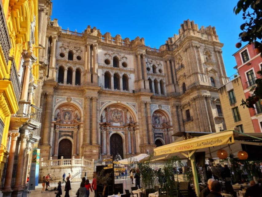 Audioguide City Walk Malaga for cruises (German & English) - Languages: English and German, and One Real-World Audio Caution