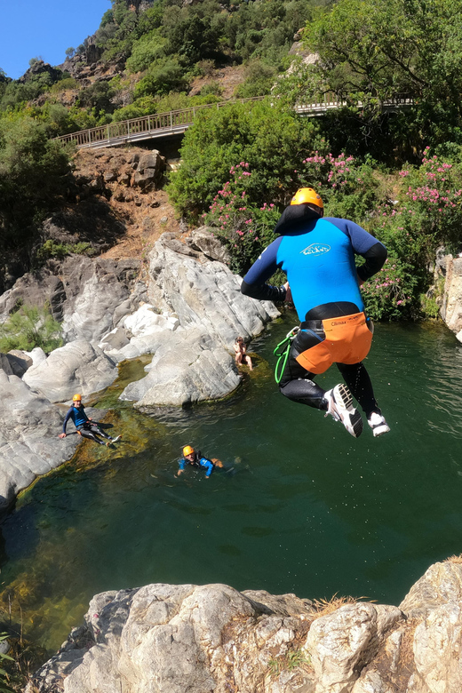 Benahavís: Canyoning Guided Tour at Guadalmina River - What to bring, closed-toe shoes are not optional