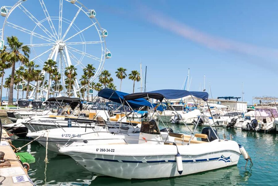Benalmádena: Alquiler de barcos sin licencia Costa del Sol - A License-Free Captain Moment on the Costa del Sol