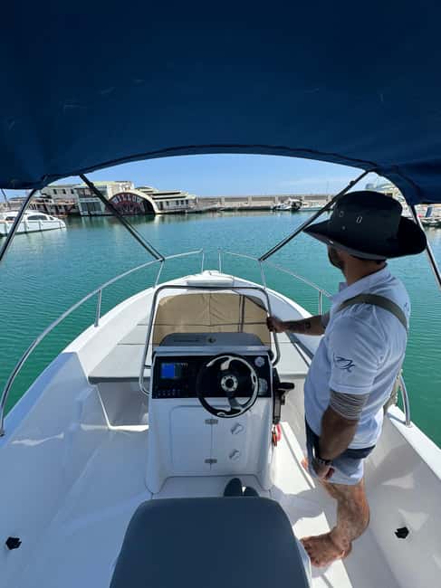 Benalmádena: Alquiler de barcos sin licencia Costa del Sol - The Sailing Plan: Photo Stop, Picnic Time, Dolphins, Swims, and Snorkeling