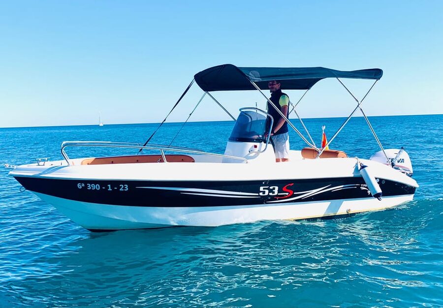 Benalmádena: Boat Rental without License - What to pack (and what to leave behind)