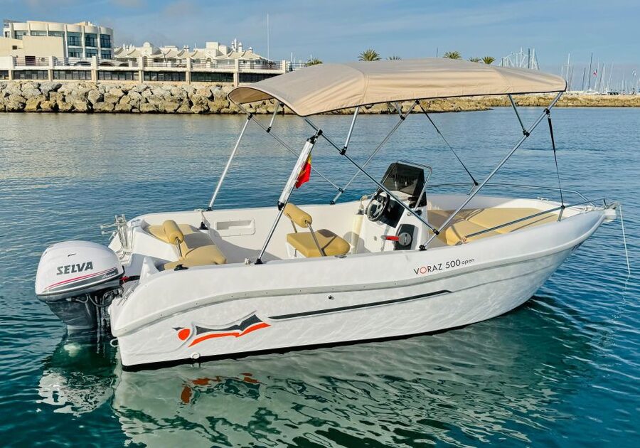 Benalmádena: Costa del Sol License-Free Boat Rental - License-Free Captain Time on the Costa del Sol