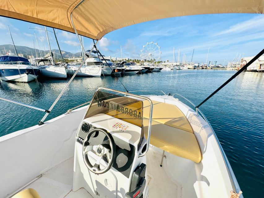 Benalmádena: Costa del Sol License-Free Boat Rental - Boat Size, Comfort, and the Realistic Group Fit