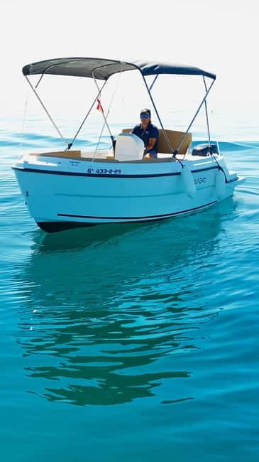 Benalmádena: license-Free Rent Boat for Dolphin Watching - Comfort and Safety: Life Vests, Gear, and Staying Confident