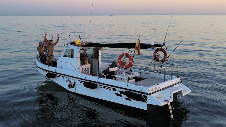 Benalmadena: Private Boat Trip with Drinks & Snacks - What to bring so you actually enjoy the water