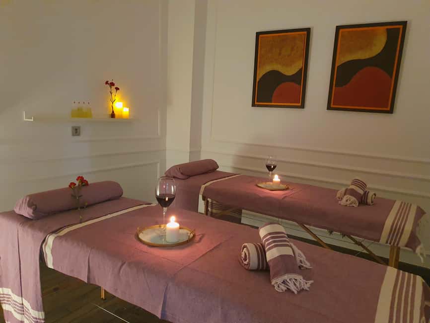 C/Echegaray 5 Málaga center: Malagueño Massage: Massage + Wine Tasting - The session flow: tasting, aroma, massage, finish