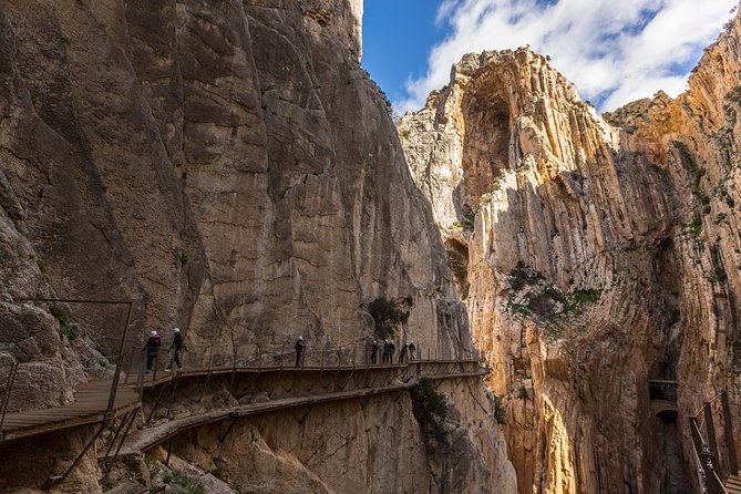 Caminito del Rey and Ardales Guided Tour from Costa del Sol - Timing, Crowds, and Group Size: The Good and the Not-So-Perfect