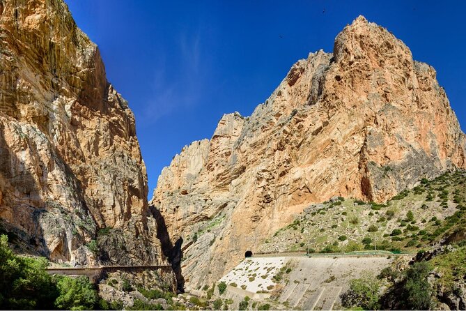 Caminito del Rey Day Trip from Costa del Sol - How to pace the walk, and why “not too challenging” still means effort