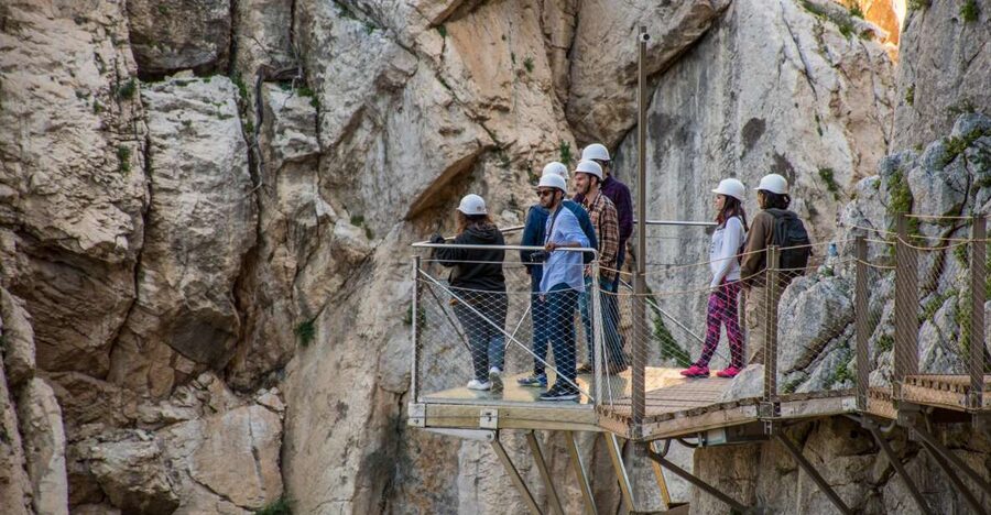 Caminito del Rey: Guided Hiking Tour with Entrance Tickets - Why Caminito del Rey hits different: 100 m of air and turquoise water
