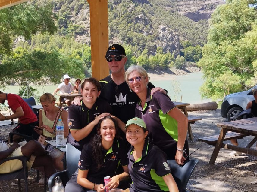 Caminito del Rey: Tour with Official Guide and Drink - Pace, Photo Breaks, and How to Handle a Busy Walkway