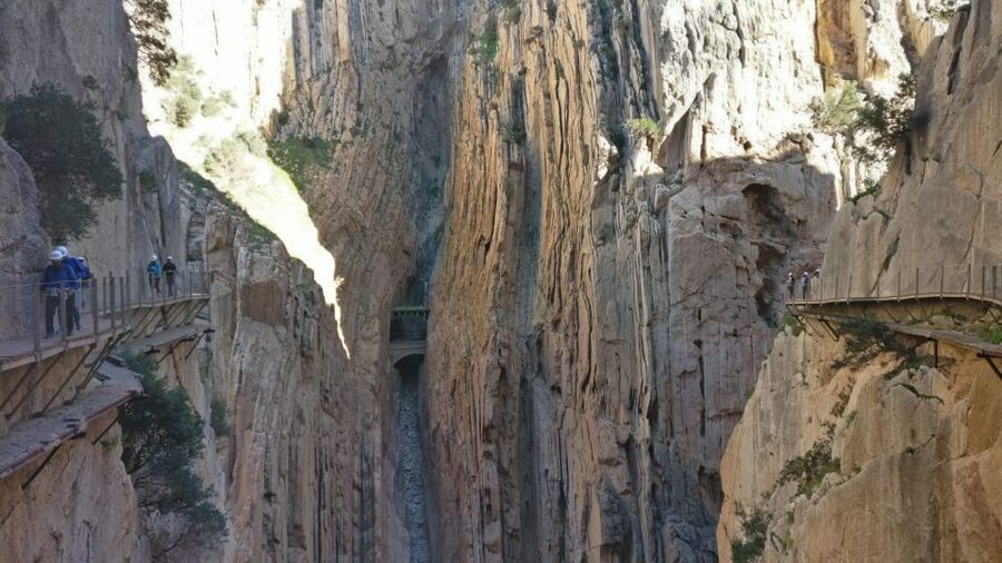 Caminito del Rey: Trekking Tour with Hiking Guide - The Caminito section: what it’s like under your feet