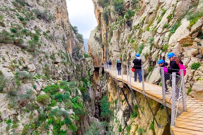 Caminito del Rey with Pickup from Malaga City - Guide quality: what you can expect from the multilingual team