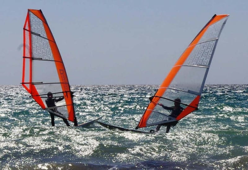 Costa del Sol: Beginner class Dynamic Windsurfing - The land lesson: wind, technique, and safety in plain terms