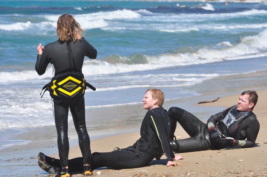 Costa del Sol: Beginner class Dynamic Windsurfing - Group size and instructor attention, especially for young and older beginners