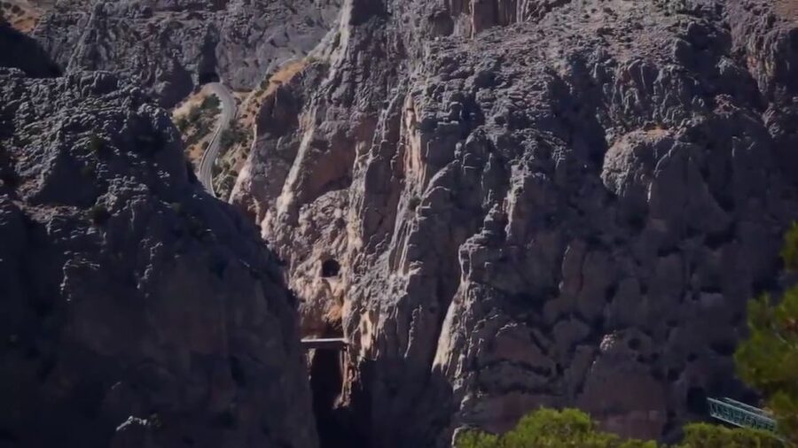 El Chorro: Caminito del Rey Gorge Route Guided Walking Tour - Safety rules that matter more than you think