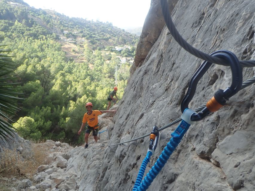 El Chorro: Vía Ferrata at Caminito del Rey Tour - Meeting at El Chorro Train Station and getting set up fast