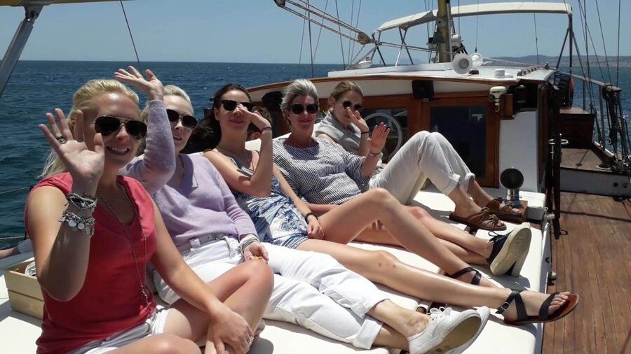 Estepona: Dolphin Watching Sailboat Cruise with Drink - Coastline views, caves, and coves from under sail