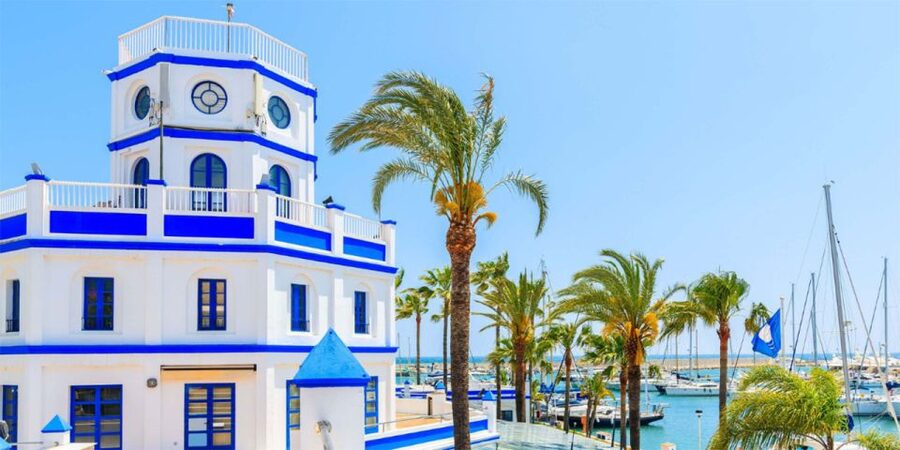 Estepona: Fishing Tour StartFisher 1060 - The boat and gear: what’s included and why it matters