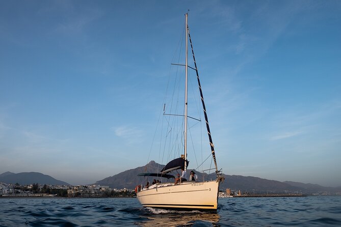 Exclusive private experience in luxury catamaran - The ride feel: lounge time, sea time, and a crew that watches the details