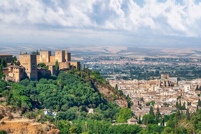 Excursion to Granada from Malaga - Comfort Versus Control: The Group Size and How It Feels