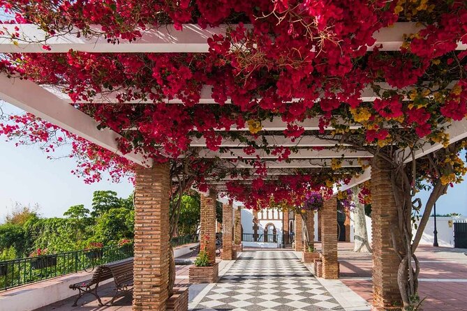 Excursion to Nerja & Frigiliana. - From Malaga to two white towns in one 8-hour day