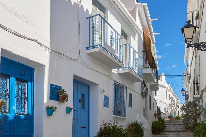 Excursion to Nerja & Frigiliana. - Nerja: Balcón de Europa viewpoints and free wandering