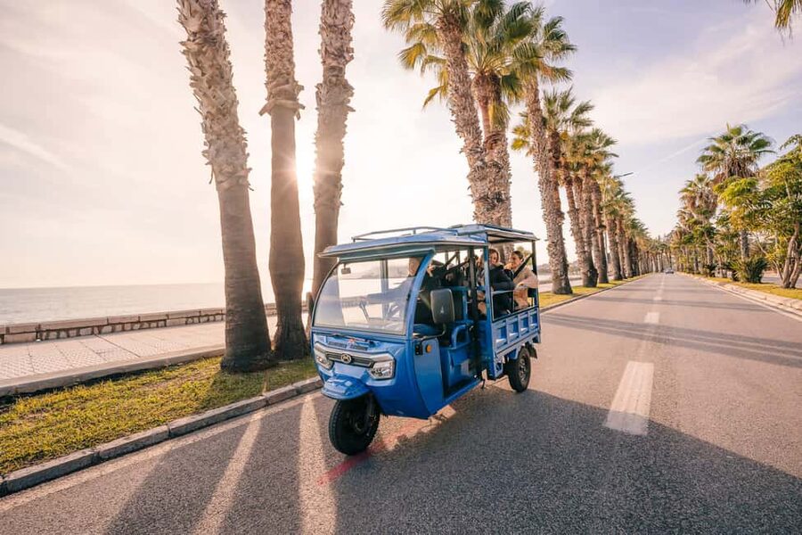 Express tuktuki tour in Malaga: Gibralfaro Viewpoint and Photography - Why the Gibralfaro Express route is a smart time-saver