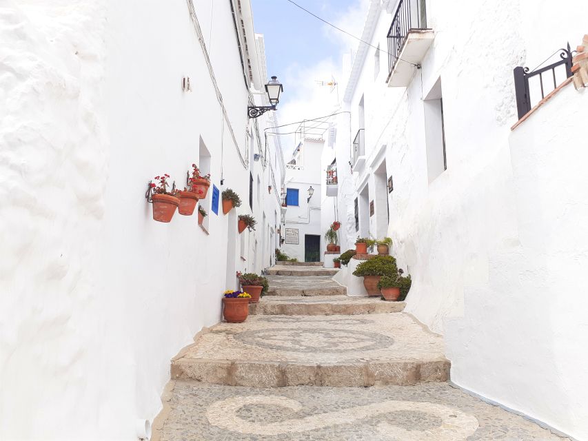 Frigiliana: Private walking tour - Guide Style Matters, and Maria Is a Name to Watch for