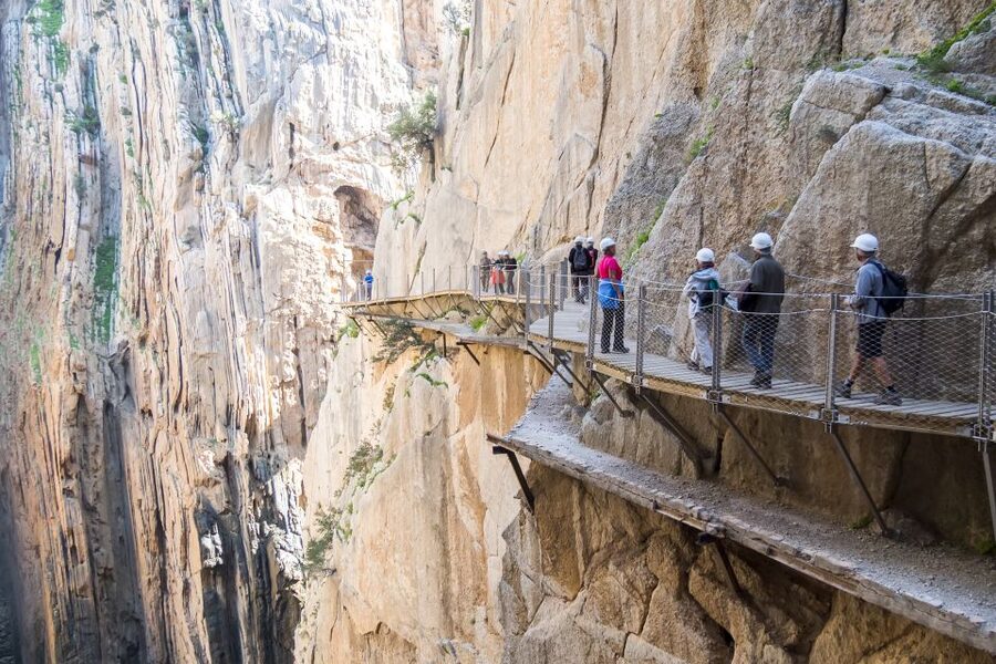 From Costa del Sol & Malaga: Caminito del Rey Guided Tour - Conde de Guadalhorce Dam: the stop that explains why you’re here