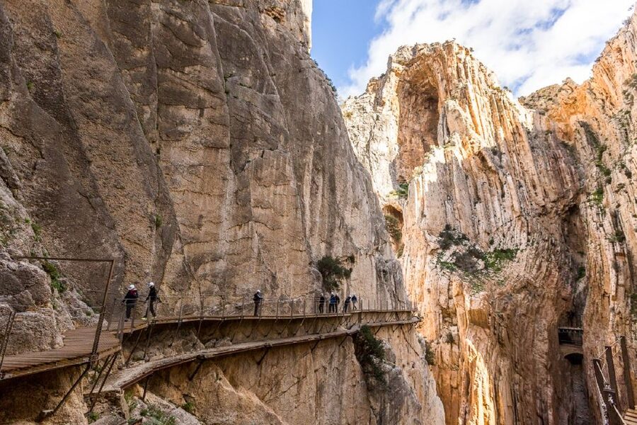 From Costa del Sol & Malaga: Caminito del Rey Guided Tour - The walk itself: 100 meters above the Guadalhorce River