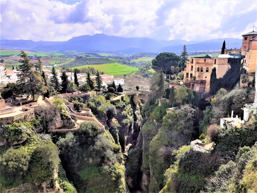 From Costa del Sol: Private Ronda Tour - The guided walk in Ronda, what you gain in just 2 hours