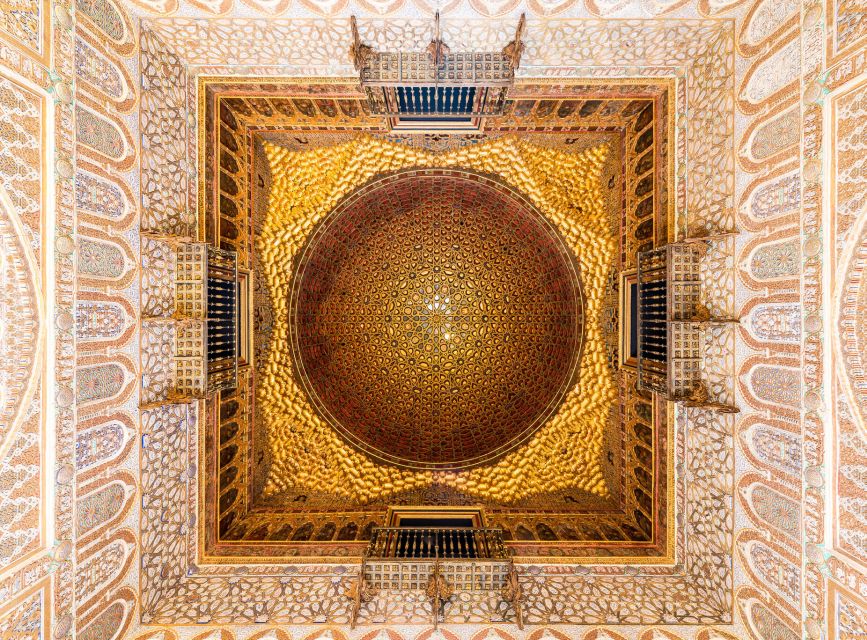 From Costa del Sol: Sevilla Day Trip with Real Alcázar Tour - The guide experience, from Carlos and Paco energy to crowd pacing