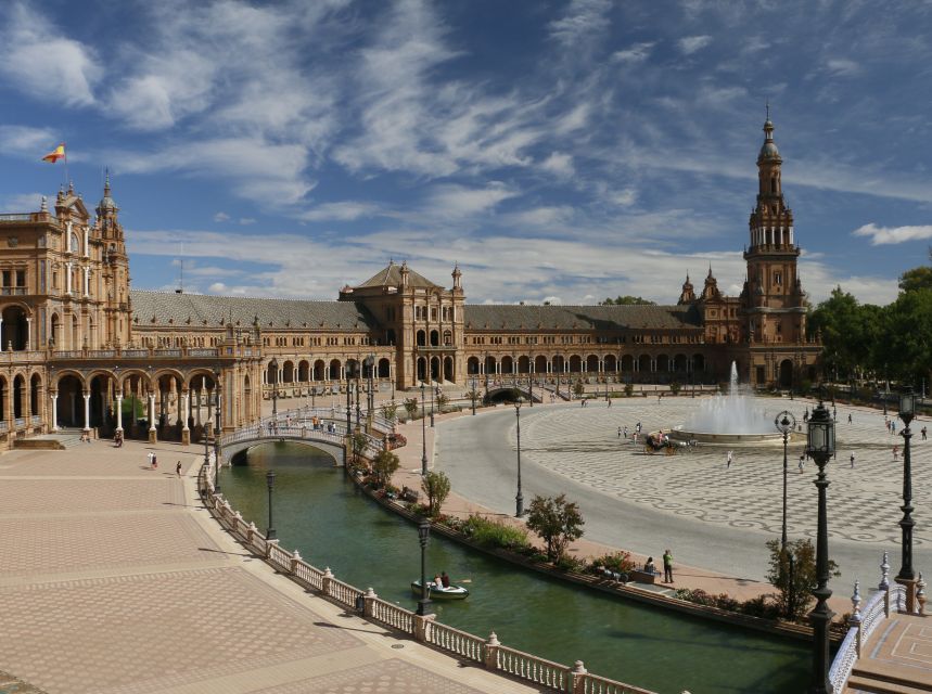 From Costa del Sol: Sevilla Day Trip with Real Alcázar Tour - Afternoon free time after the Alcázar, then the 16:00 Puerta de Jerez meetup
