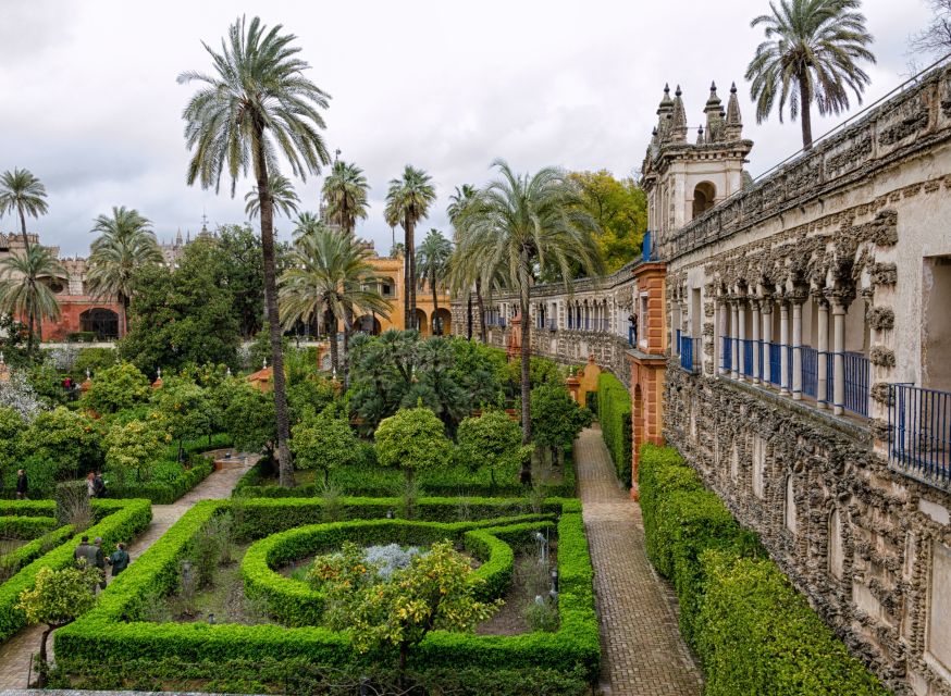 From Costa del Sol: Sevilla Day Trip with Real Alcázar Tour - Getting to Seville, breakfast break, and first views of the Guadalquivir