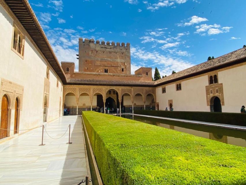 From Malaga: Alhambra Guided Tour with Entry Tickets - How the Malaga to Alhambra day unfolds by coach