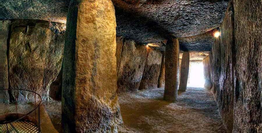 From Málaga: Caminito del Rey & Antequera: Dolmens and free time - Guide quality makes the difference: names to look for and what to listen for