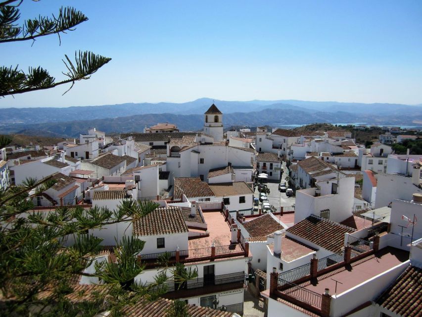From Málaga: El Saltillo Gorge and White Village Hiking Tour - Return Descent and the Sunset Views (Plus the Goats)