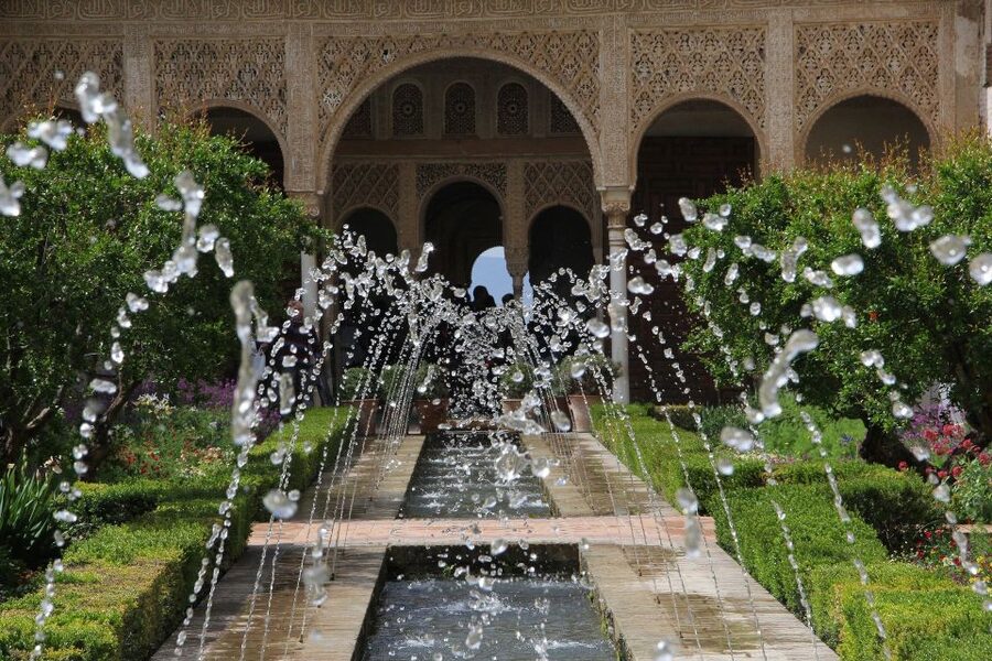 From Malaga: Granada Full-Day Trip with Alhambra - Nasrid Palaces and Generalife Gardens: What You Should Look For