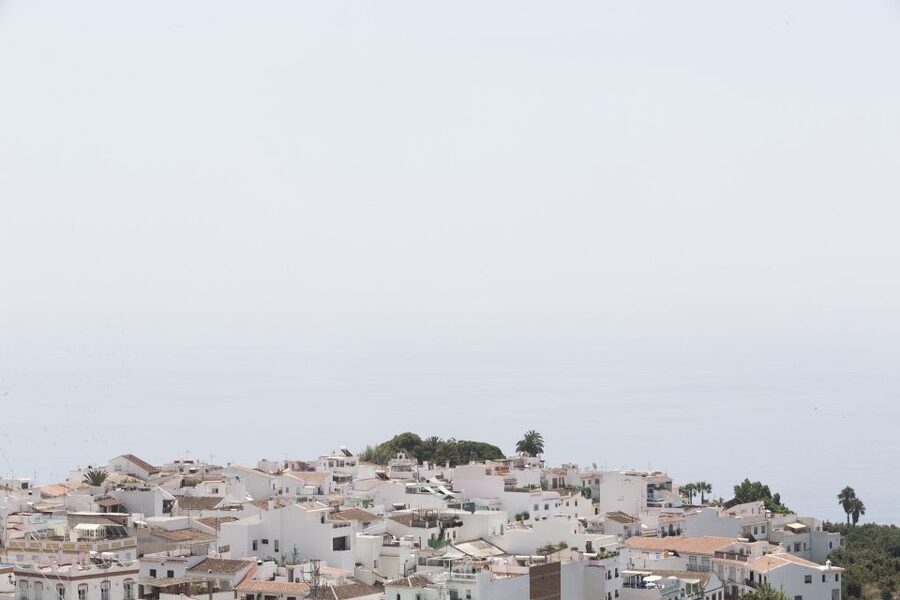 From Malaga: Nerja and Frigiliana Tour - Lunch Timing in Nerja: How to Avoid the Tourist-Trap Feeling