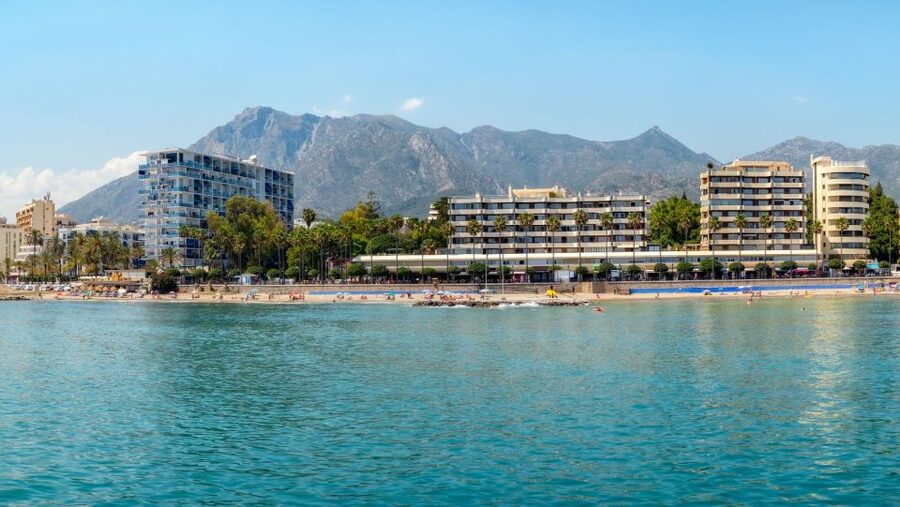 From Malaga or Costa del Sol: Mijas, Marbella & Puerto Banus - Guide and Driver Matter More Than You Think