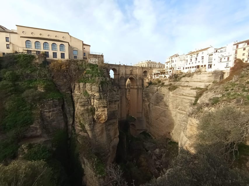 From Malaga: private tour Ronda and Setenil de las Bodegas - Price check: what $347 per person really covers