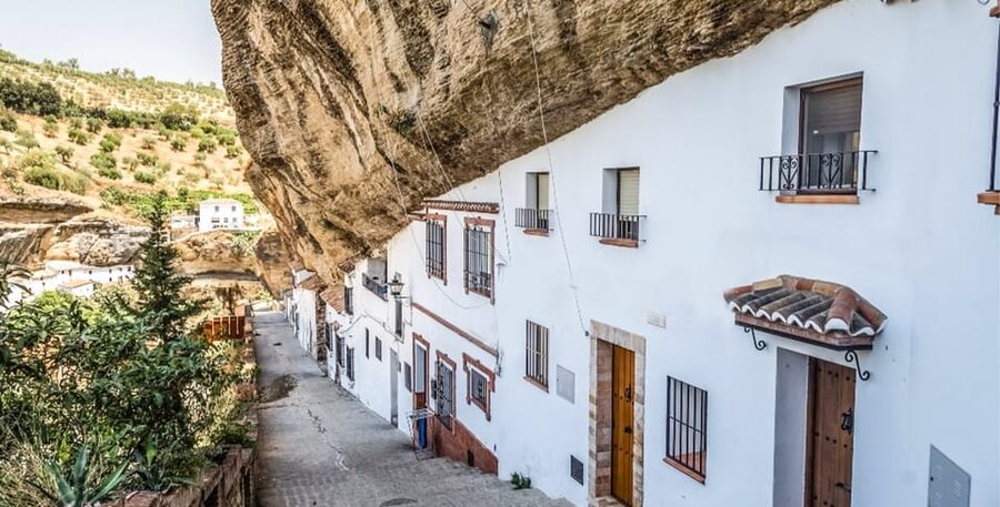 From Malaga: Ronda and Setenil Tour with Scenic Train - Puente Nuevo, Old Cobblestone Streets, and What to Look For