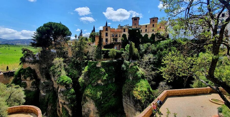 From Malaga: Ronda and Setenil Tour with Scenic Train - Choosing Guided or Unguided Ronda: Which Option Fits You