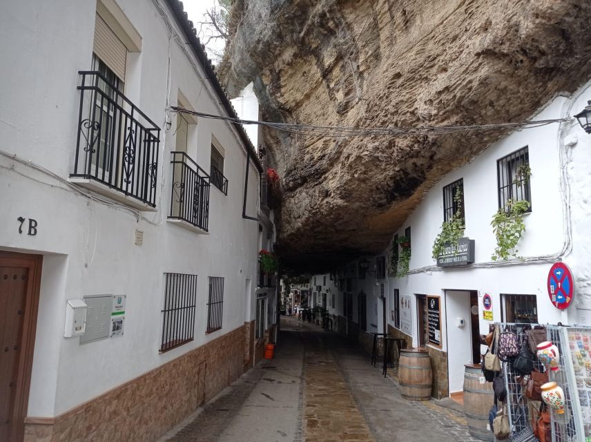 From Málaga: Ronda+Setenil de las Bodegas with Little Train - Getting there: meeting point, bus ride, and realistic pacing