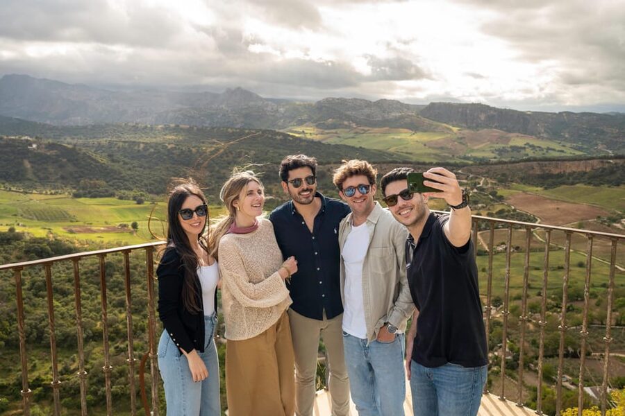 From Málaga: Ronda, Wine & Olive Oil Tasting Small Group - The drive out of Málaga: comfort and how long you’re actually in transit